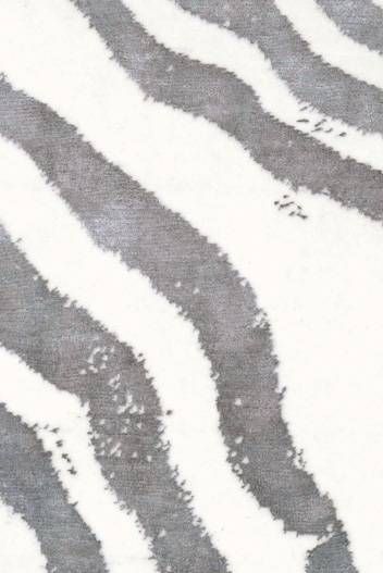 Mountain - Yama 山 Rug by Louise Carrier